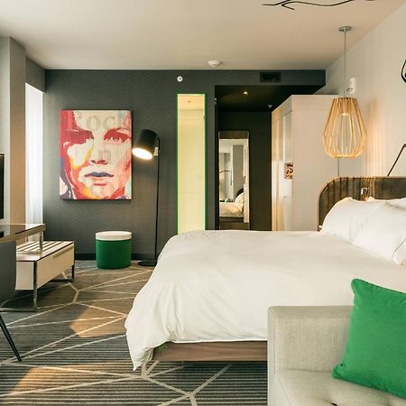 Renaissance Montreal Downtown Hotel Экстерьер фото