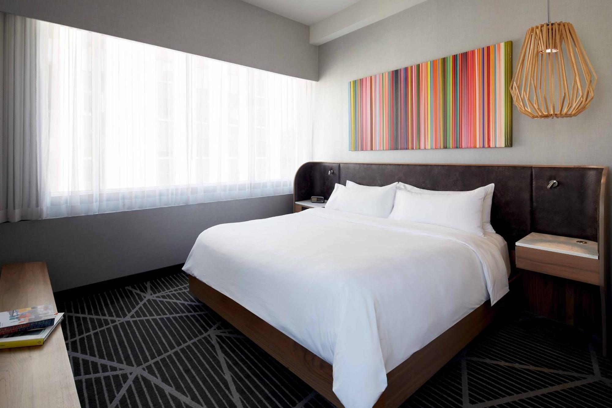 Renaissance Montreal Downtown Hotel Экстерьер фото