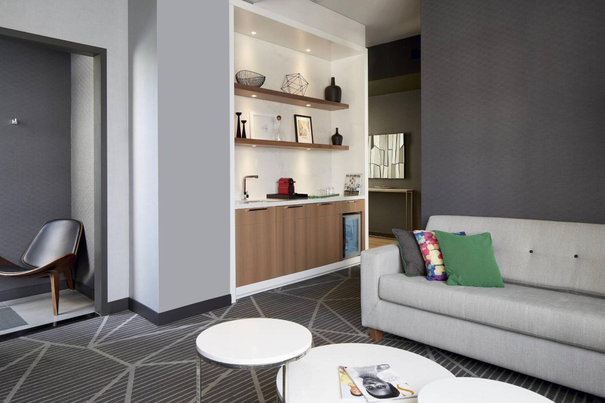 Renaissance Montreal Downtown Hotel Экстерьер фото