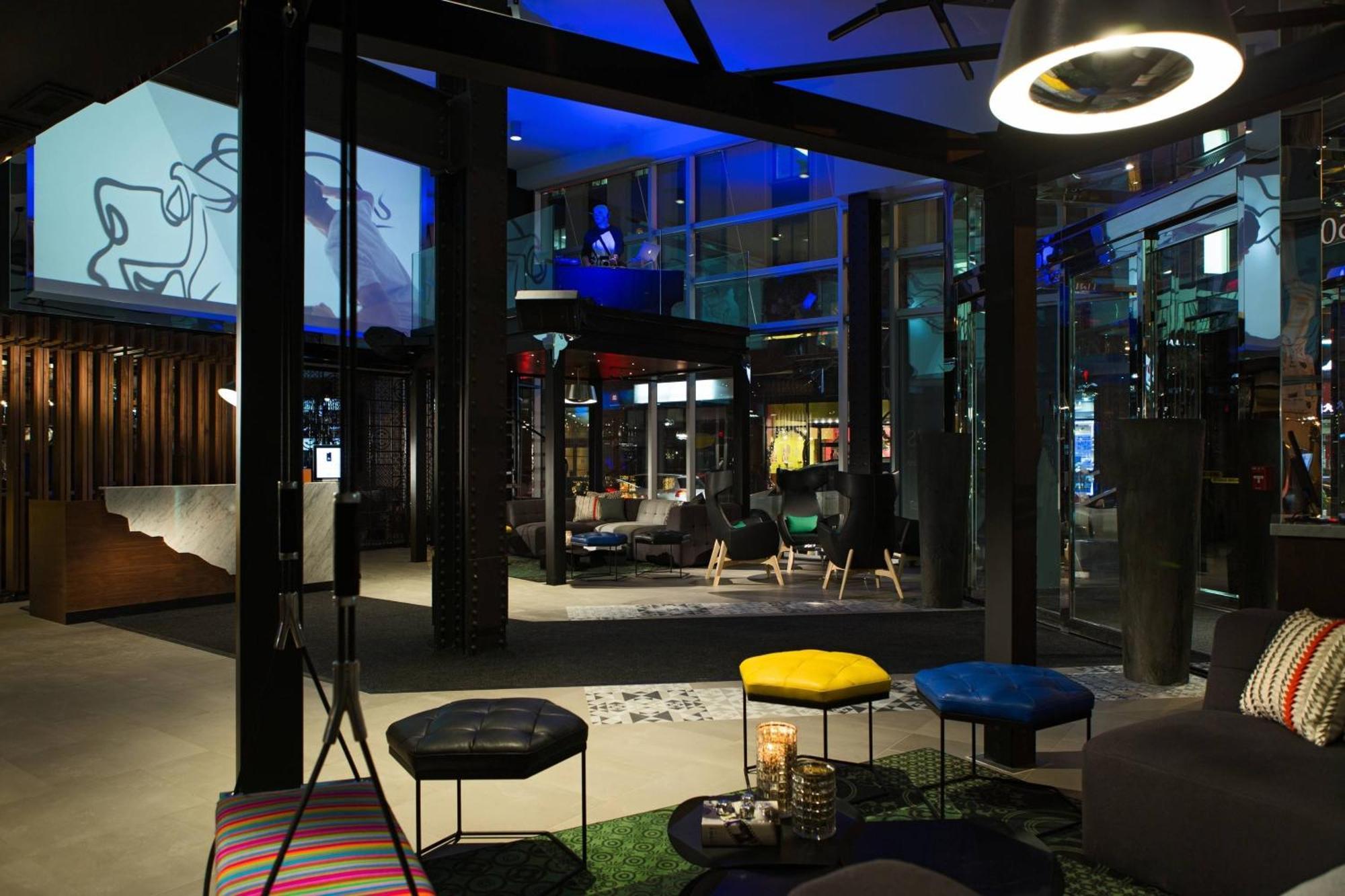 Renaissance Montreal Downtown Hotel Экстерьер фото