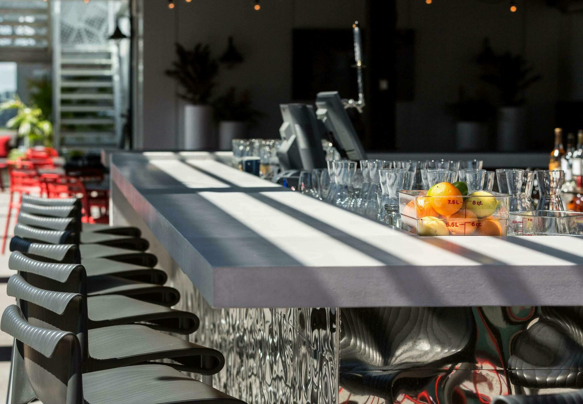 Renaissance Montreal Downtown Hotel Экстерьер фото